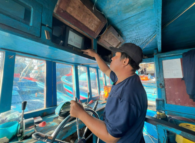 Ngư dân chủ động lắp VMS, chống vi phạm pháp lý